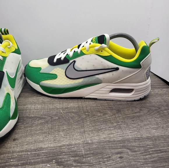 Nike Air Max Solo Oregon Ducks UNIVERSITY Of OREGON Men's Size 9 FZ4837-001 - Picture 2 of 8